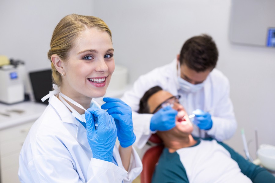 Quelle formation pour devenir assistant dentaire ?